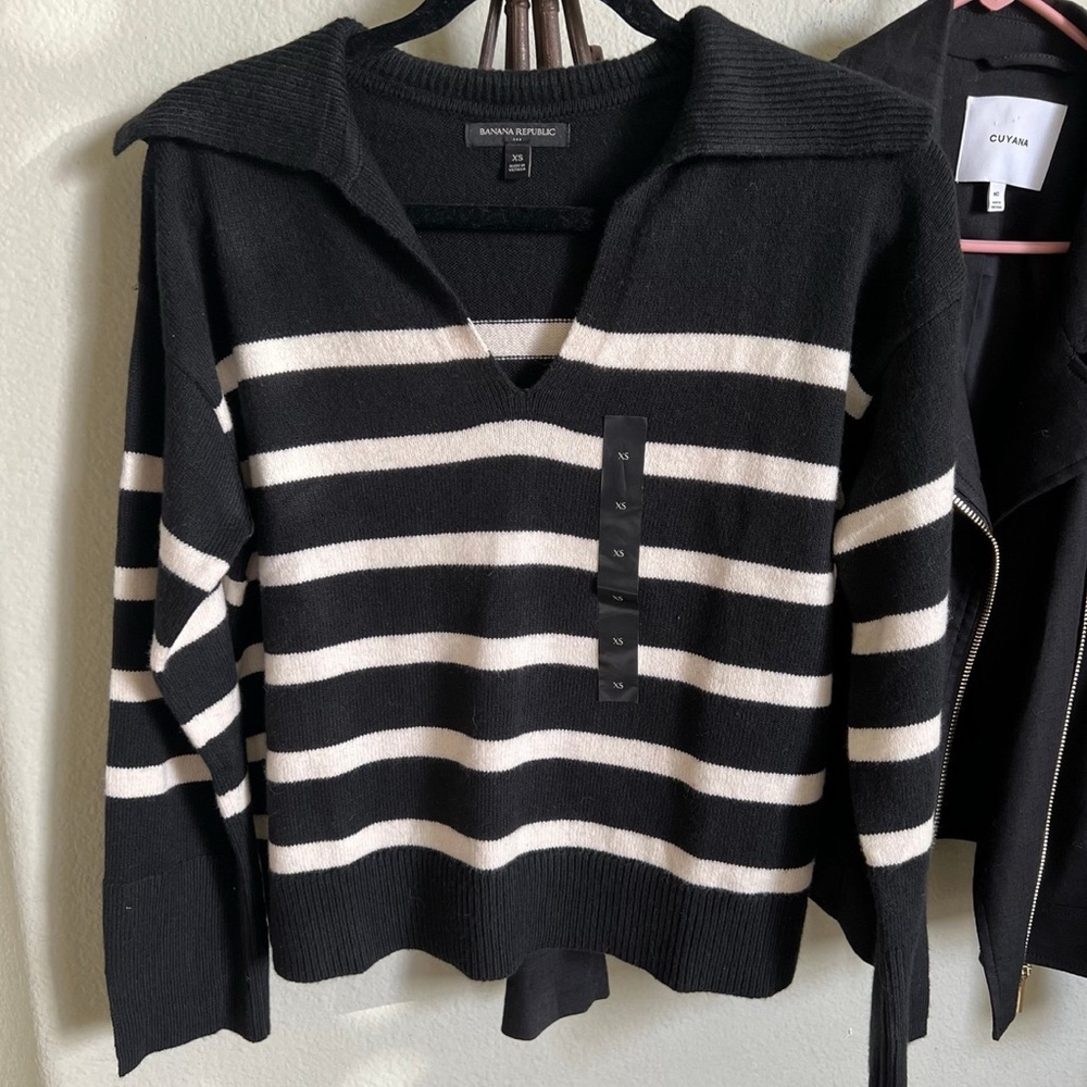 Banana Republic Black and Cream Striped Pullover